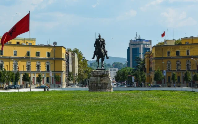 Тирана